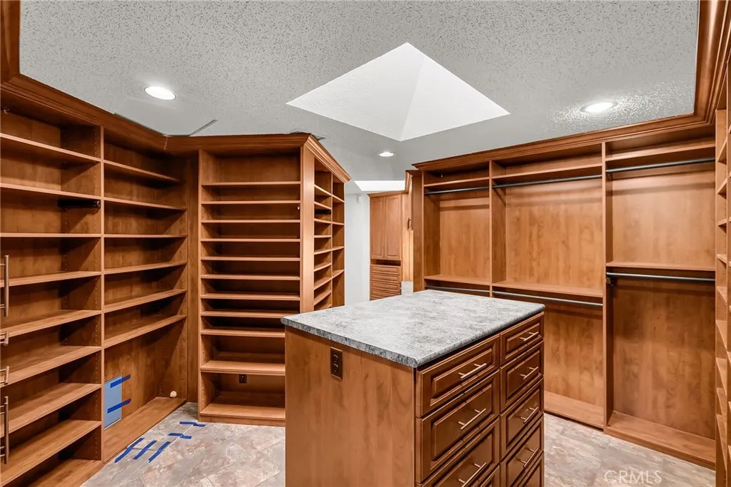 1249 Coronet Drive, Riverside, California 92506 home-pic-25